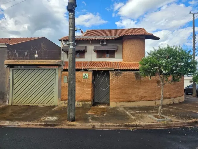 Venda de Casas / Padrão na cidade de Matão