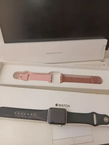 Apple Watch Series 3 38mm para retirar Peças com Caixa e aproveitar Pulseiras Extras.