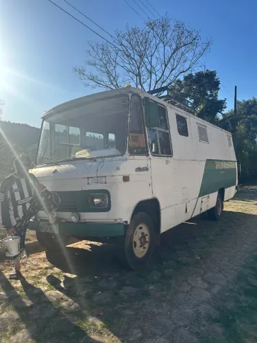 Motor casa Mercedes 608