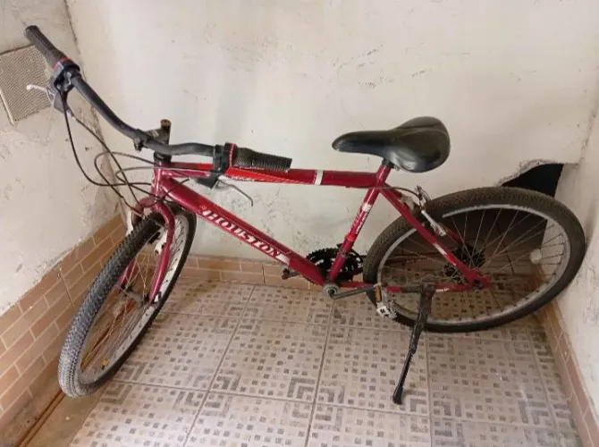 Bicicleta semi nova 
