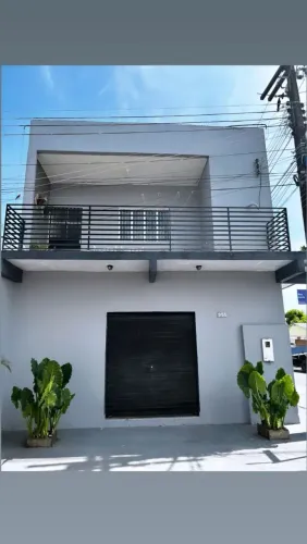Casa com Ponto Comercial de Esquina