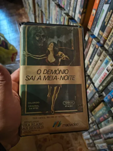 VHS O demônio sai a meia noite