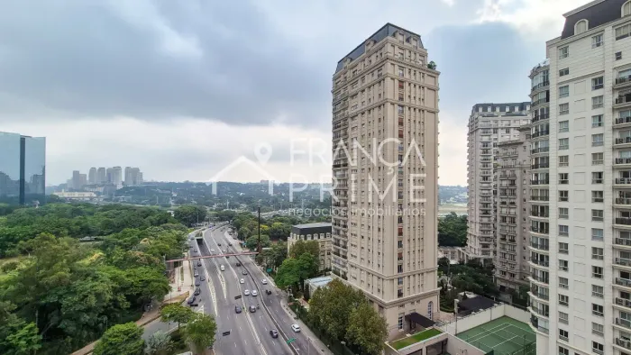 Apartamento de Luxo à venda no Arbórea Itaim