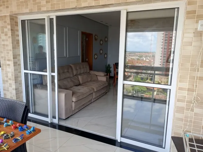 Porta de correr com 3.080 x 2.210