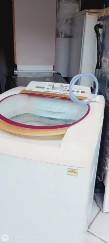 Vendo essa máquina de lavar roupa Electrolux 11 kilos 480 reais * zap chama lá. 