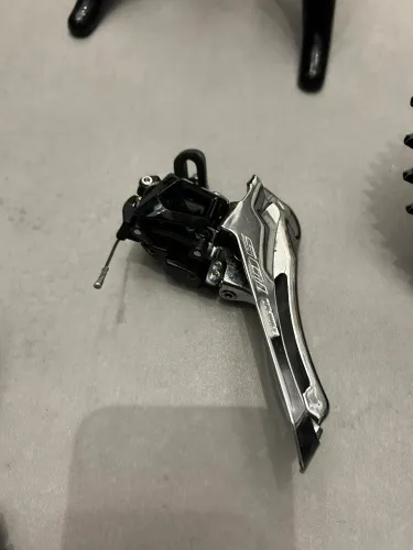 Vendo grupo 105 Shimano 12 vel, freio a disco hidráulico 