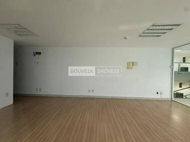 Sala Comercial com 29,8 M², Aluguel de R$ 1.100 + Taxas - Centro, Itajaí (Sc)