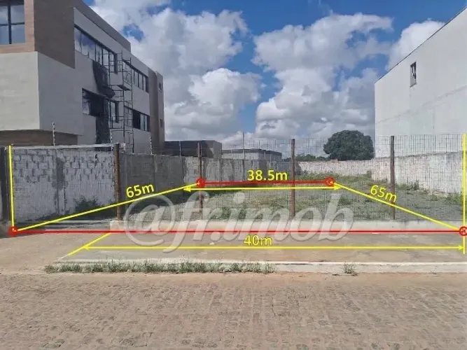 OPORTUNIDADE-Terreno para LOCAÇÃO À 150 metros da Moide Cerqueira.