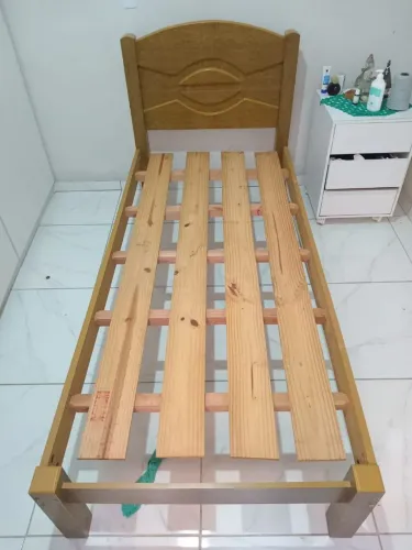 Vendo cama de solteiro