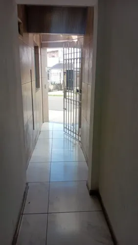 Procura- profissional da área da beleza para dividir espaço