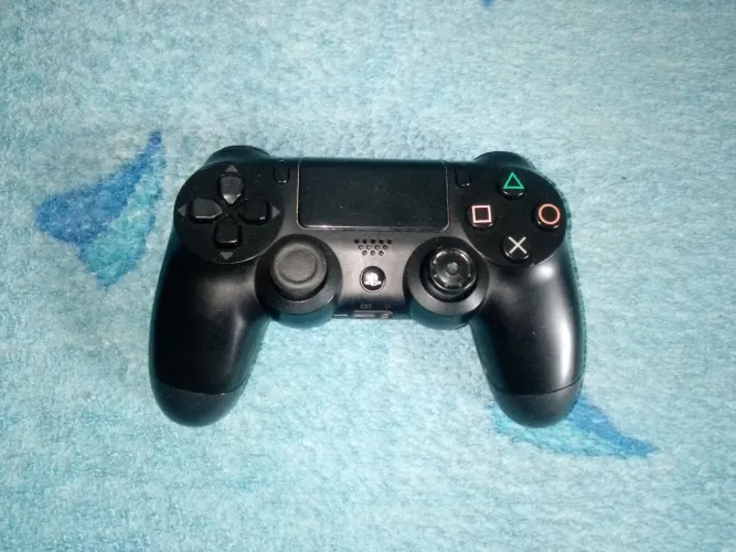 Controle para PS4 original com defeito