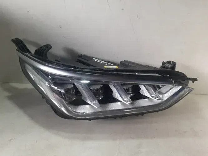 Farol Direito Byd Song Plus 2024 2025 13052513 Direito