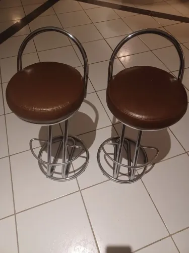 Par de banqueta assento inox acolchoada corino