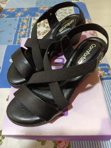 Sandália Anabela Comfortflex Preta - Conforto e Elegância (Tamanho 37)
