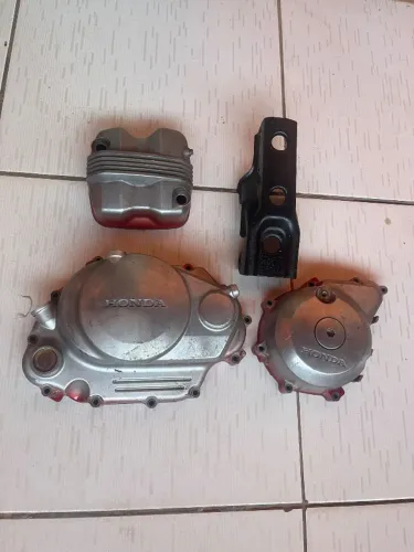?SEM MARCAS DE TRINCO? Tampas do motor da 150 a partida.