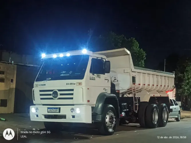 23250 basculante muito novo