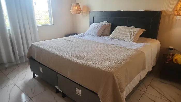 Cama King Completa - Colchão + Box + Cabeceira Madeira maciça- Ótimo Estado