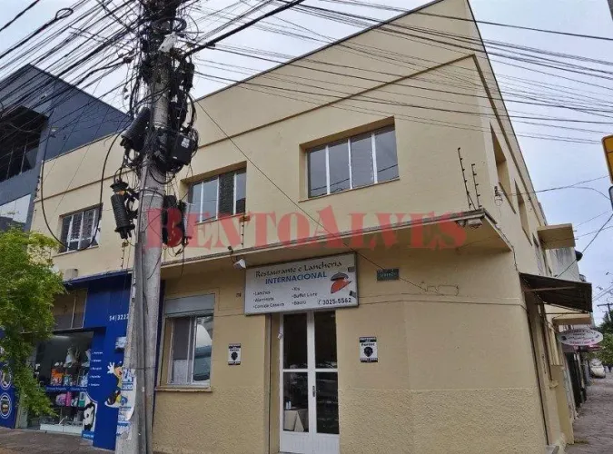 BENTOALVES ALUGA em Caxias do Sul no Bairro Lourdes uma Sala aérea com 120 m²...