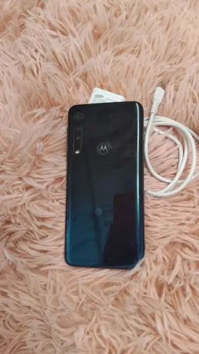 Celular Motorola one macro