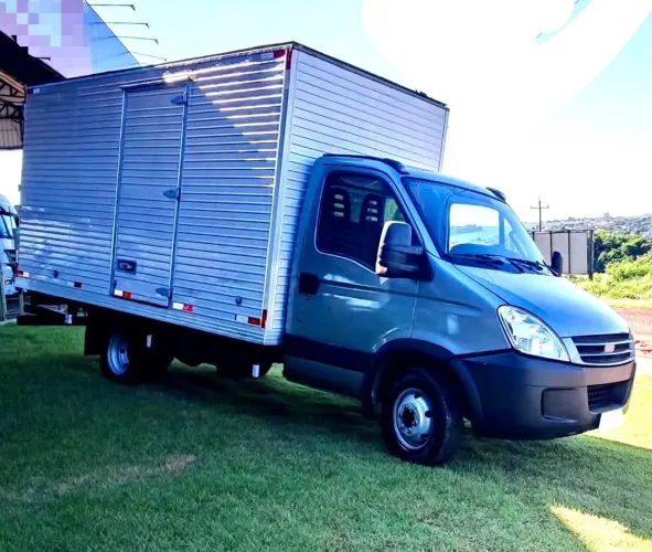 Iveco daily 55c16/baú /2012