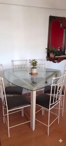 Mesa de jantar com 6 cadeiras