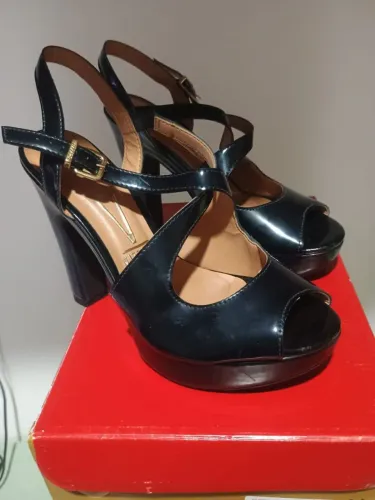 Sapatos $30