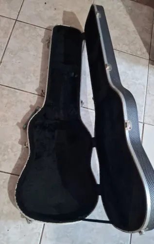 Vendo case para guitarra 