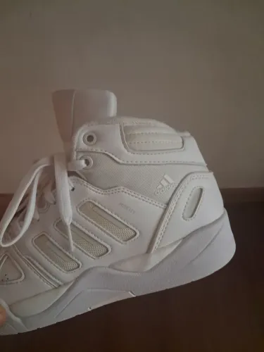 Tênis Branco Adidas Midcity