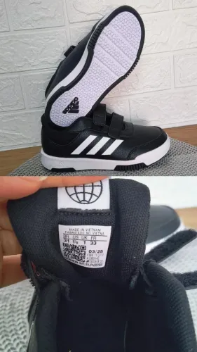 Tênis infantil Adidas original n°31<br><br>R$: *119,90*