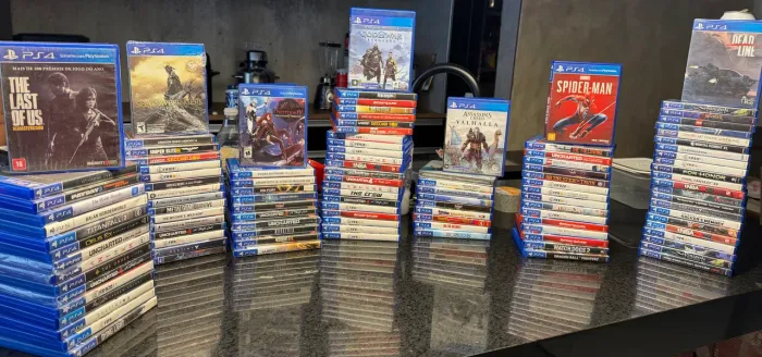 Jogos de ps4 venda e trocas leia a descrição
