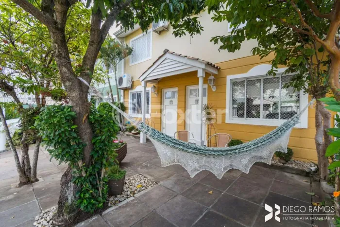 Casa em Condomínio à venda Rua Engenheiro Frederico Dahne, Jardim Lindóia - Porto Alegre