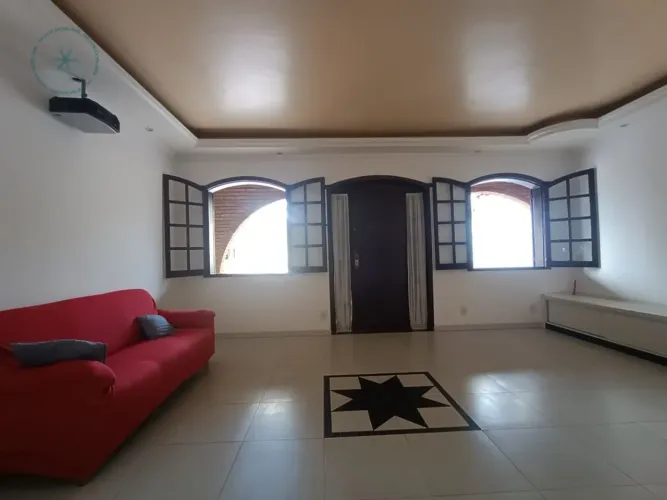 Casa à Venda em Planalto, Belo Horizonte - MG