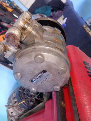 Compressor ar condicionado Fiat uno 95 a 2000