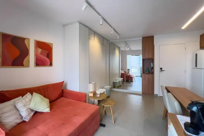 Apartamento totalmente mobiliado, com vaga de garagem na Vila Mariana divisa com Bairro P