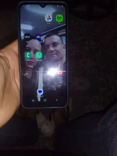 Celular a 03 core funcionado normal sem quebrado carregado preto chamá no zap película e