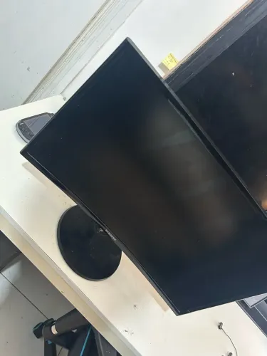 Lote Retirada de Peças: All in One Positivo + Monitor Samsung Curvado 24" (Tela Quebrada)