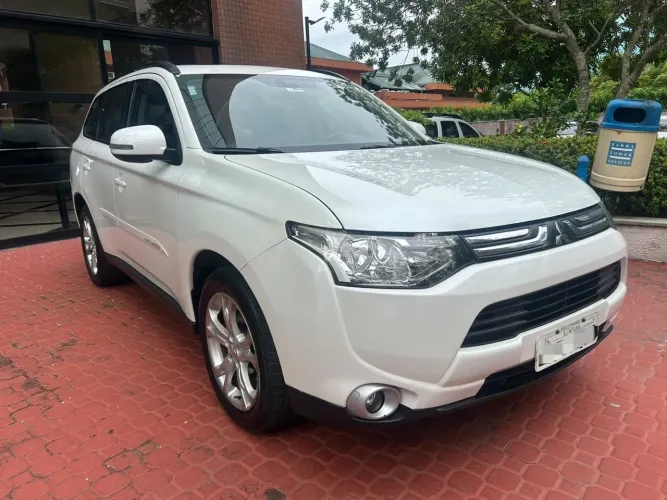 Mitsubishi Outlander 2.0 16V 160cv Aut. 2014