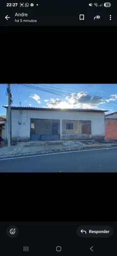 Vende-se casa em Monsenhor Gil