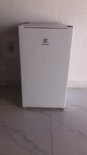 Frigobar Eletrolux 90 Lts - 1 ano de Uso com Nota Fiscal