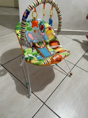 Cadeirinha de descanso para bebê