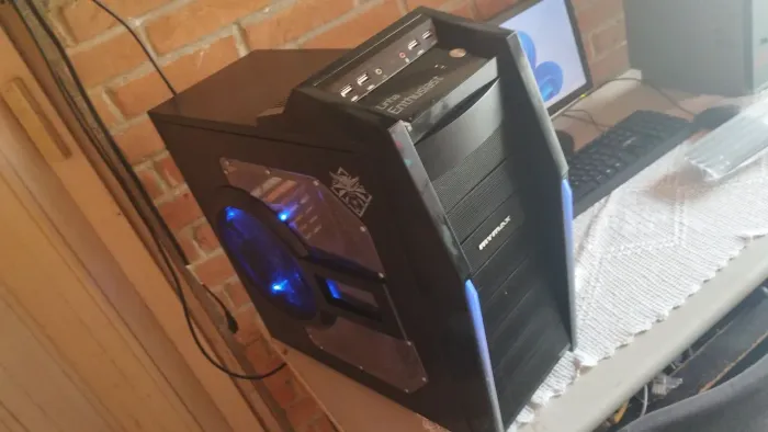 PC Intel Quad Core i5 Enthusiat.Torre Gamer (só esperando placa de vídeo desejada). 