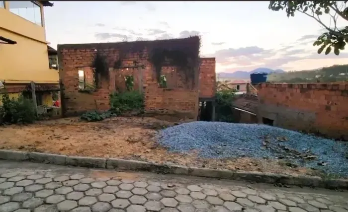 Terreno para Venda em Goiabeira, Centro