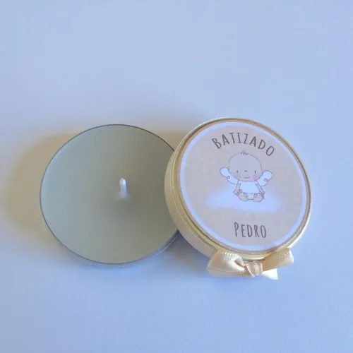 Velas aromáticas na latinha com tags lembrancinha com tule