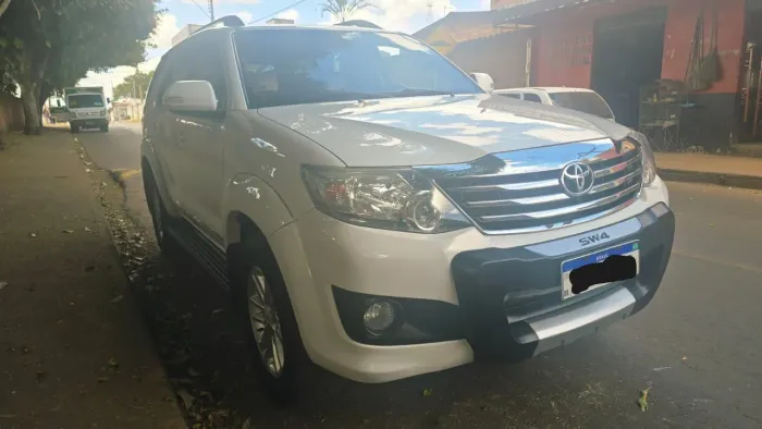 Toyota Hilux SW4 SR 4X2 2.7/ 2.7 Flex 16V Aut. 2015