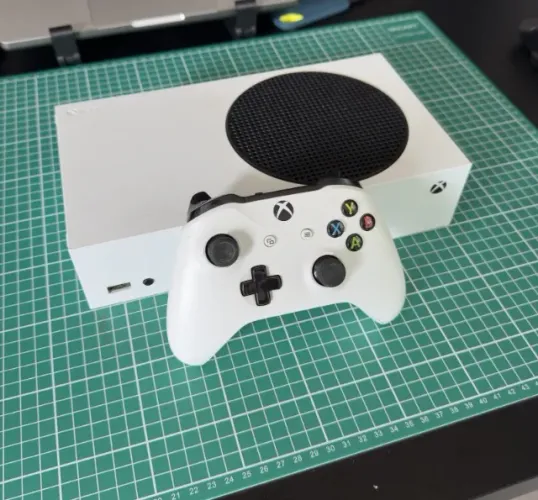 Xbox Series S 512GB Branco + Controle Original | Pronto pra jogar