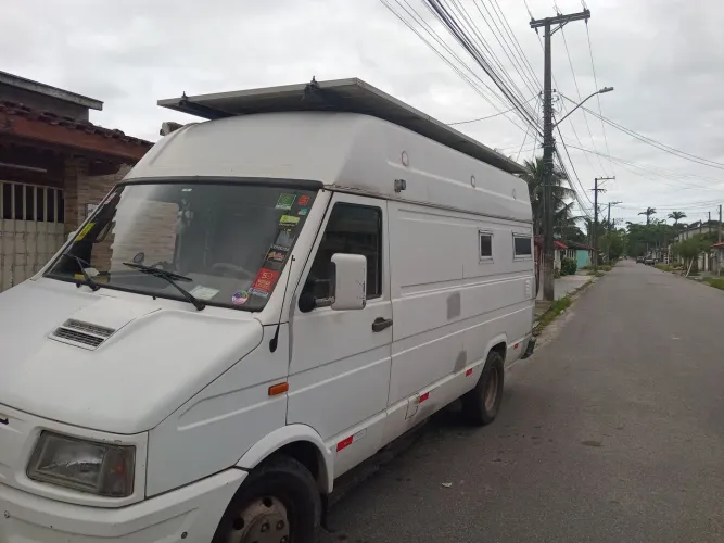 Iveco Daily Furgão Longo 49.1 8V2 2.8 120cv Diesel Mec. 2004