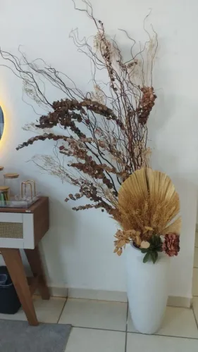 Vaso decorativo com flores secas