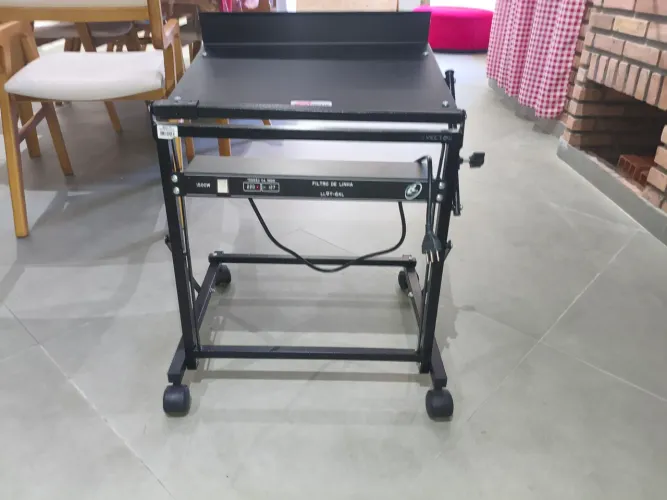 Rack Amplificadores Vector RFS-45 Aço Preto Ângulo Ajustável 19" (sem filtro de linha)