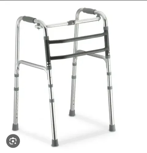 VENDE-SE ANDADOR DELLAMED ANDADOR D10 (3 ANDARES)