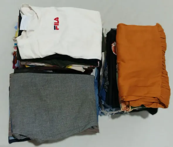 Lote de roupas usadas para brechó